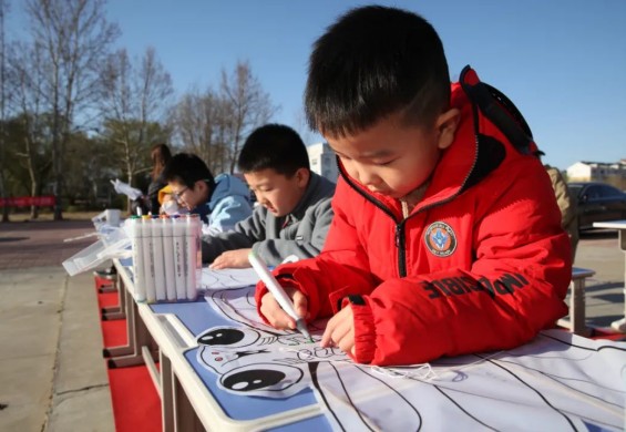 手添新绿   美化家园